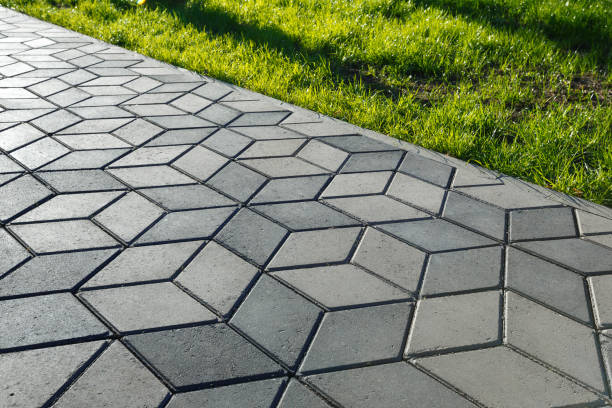 Best Driveway Pavers Contractor  in Lewisburg, WV